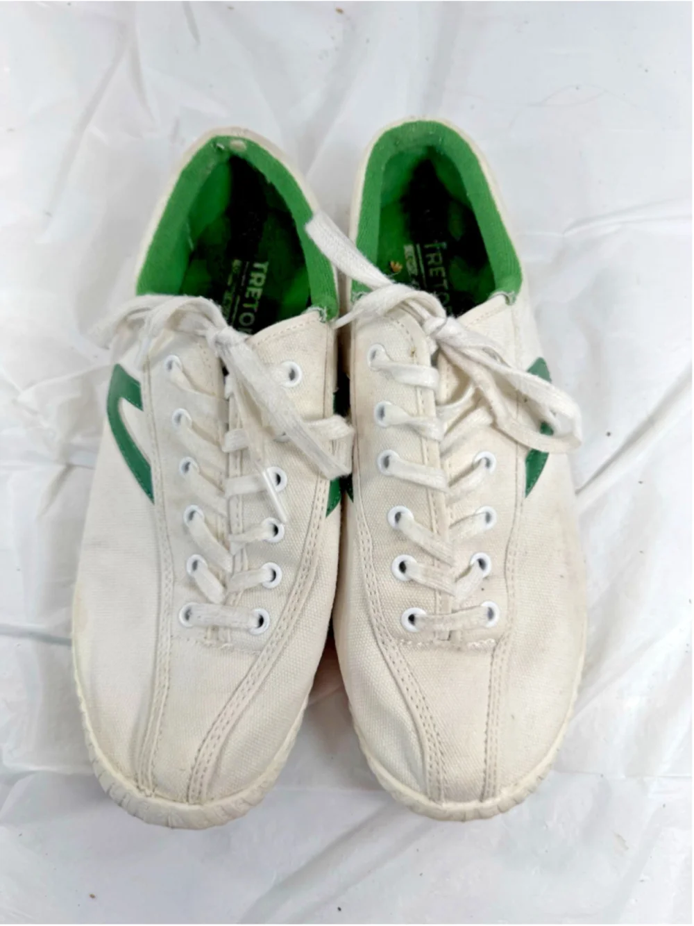 Tretorn Women's Nylite Canvas White and Green Sneakers Size 8.5